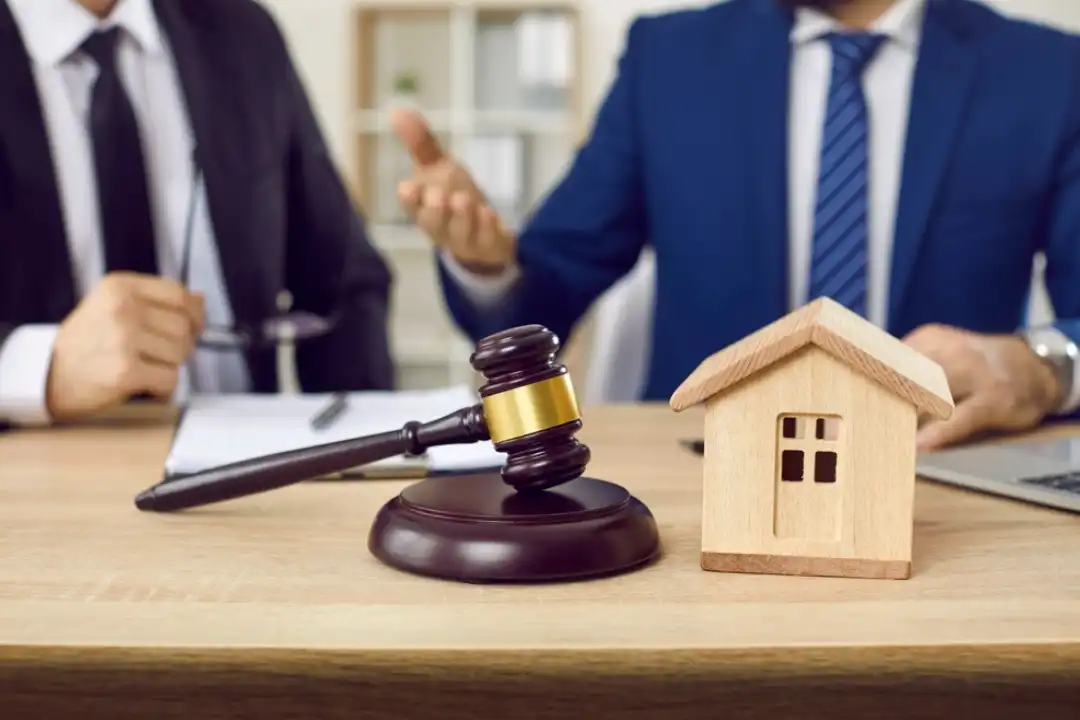 Choosing Between Brisbane Conveyancing Solicitors And DIY Options